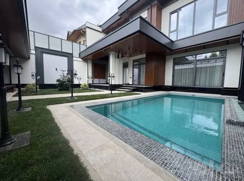 7-комнатный дом, 500 м²