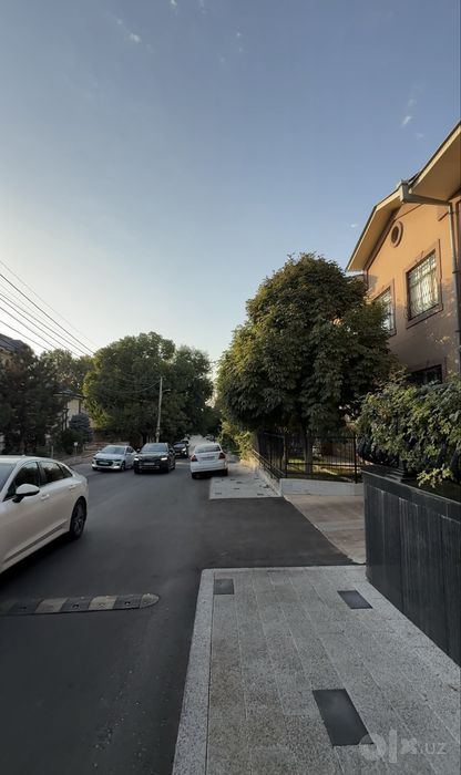 5-room house, 570 m²