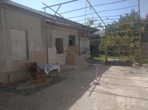 8-xonali uy, 750 m²
