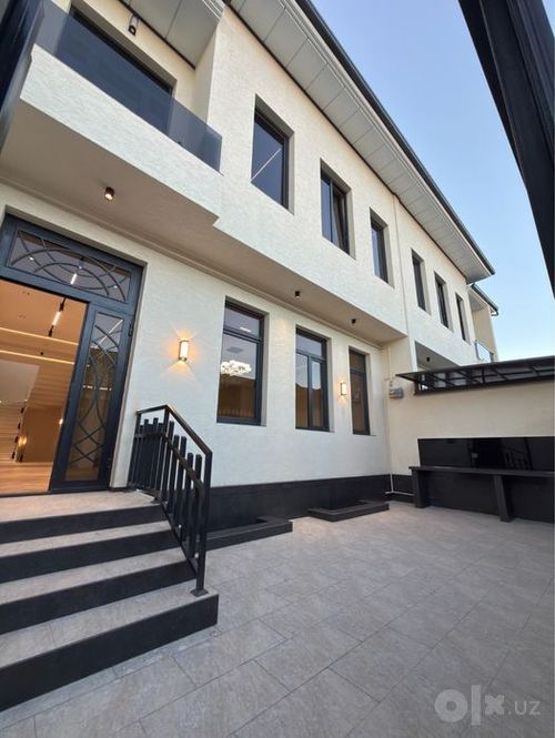 5-room house, 270 m²
