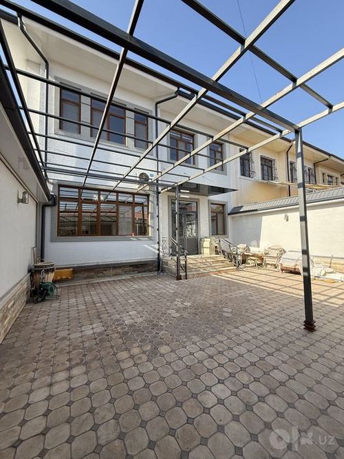 7-xonali uy, 250 m²