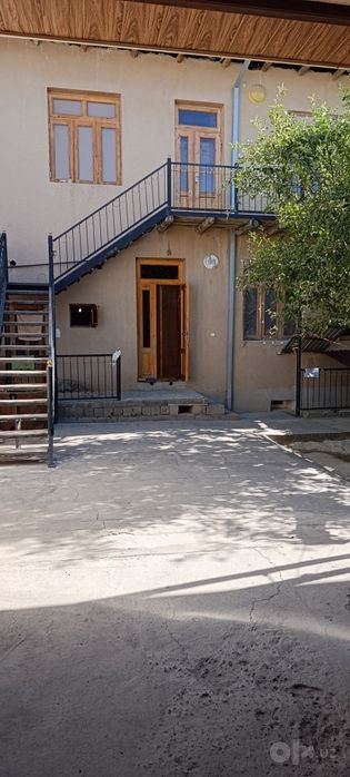 8-комнатный дом, 300 м²