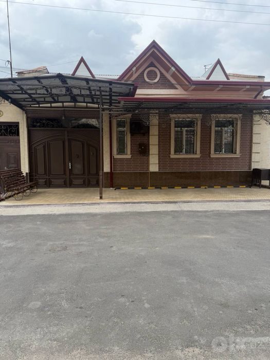 8-room house part, 500 m², Tashkent, Chilanzar District, for sale