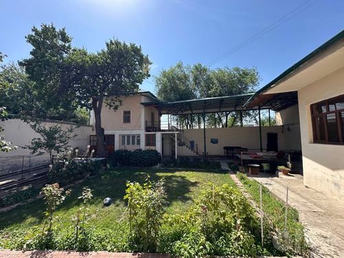 5-room house, 450 m²