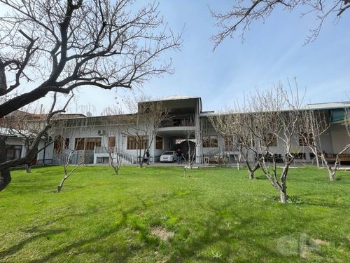 10-комнатный дом, 1200 м²