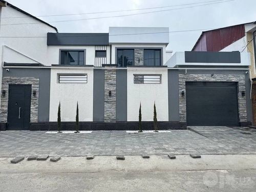 8-комнатный дом, 480 м²