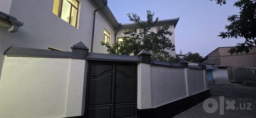 8-xonali kvartira, 200 m²