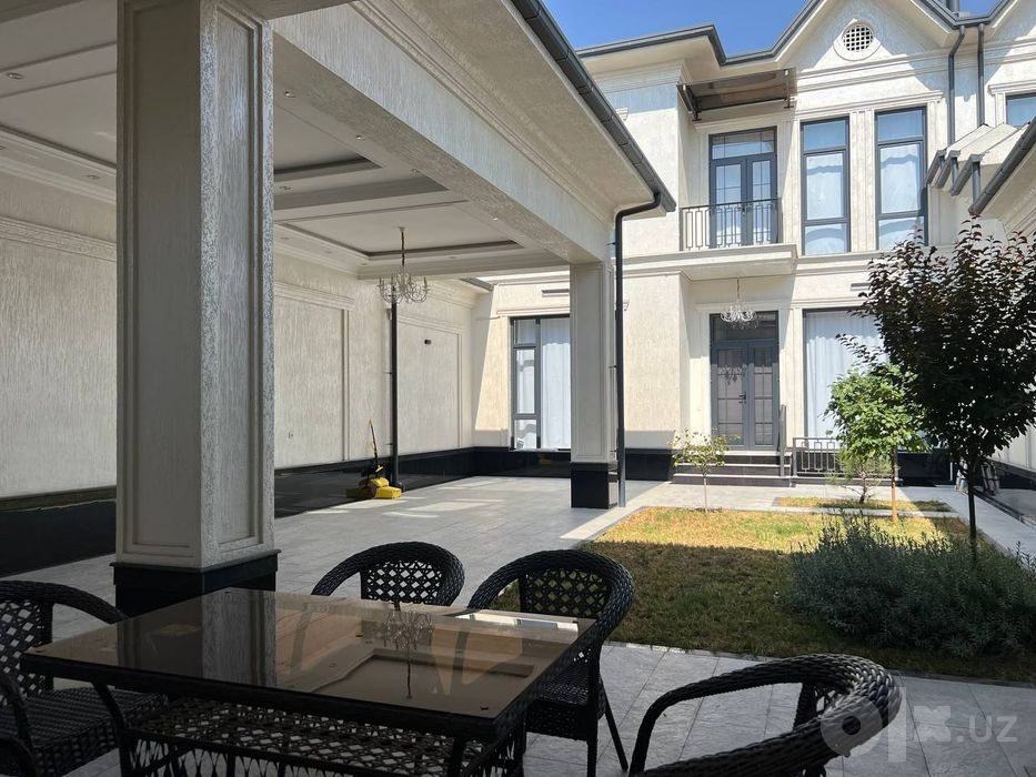 5-комнатный дом, 250 м², Ташкент, Яккасарайский район, в аренду