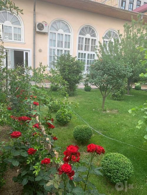 8-комнатный дом, 600 м²
