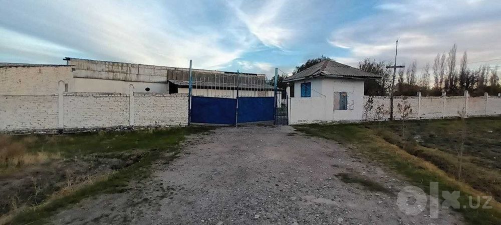 Производственный комплекс в Жамбайском районе. 71 соток.