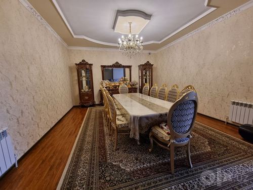10-xonali uy qismi, 420 m²