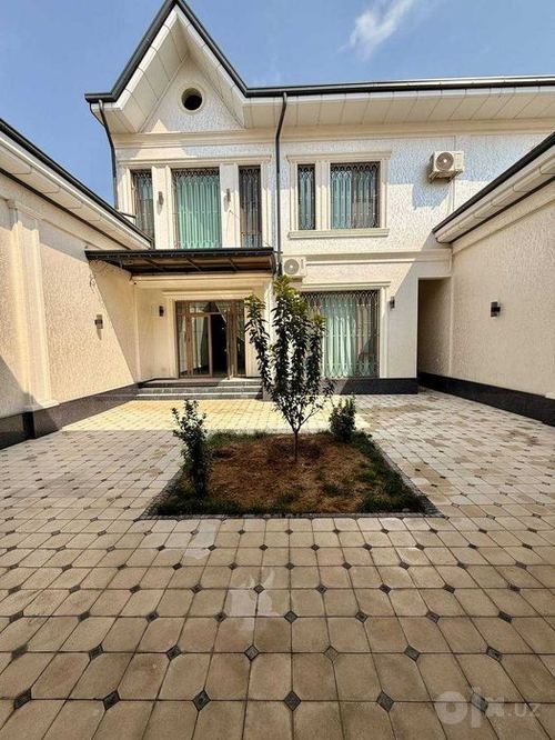6-room house, 400 m²