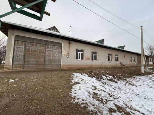 9-xonali dacha, 2700 m²