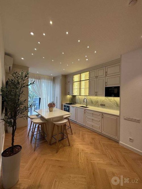 3-комнатная квартира, 130 м²