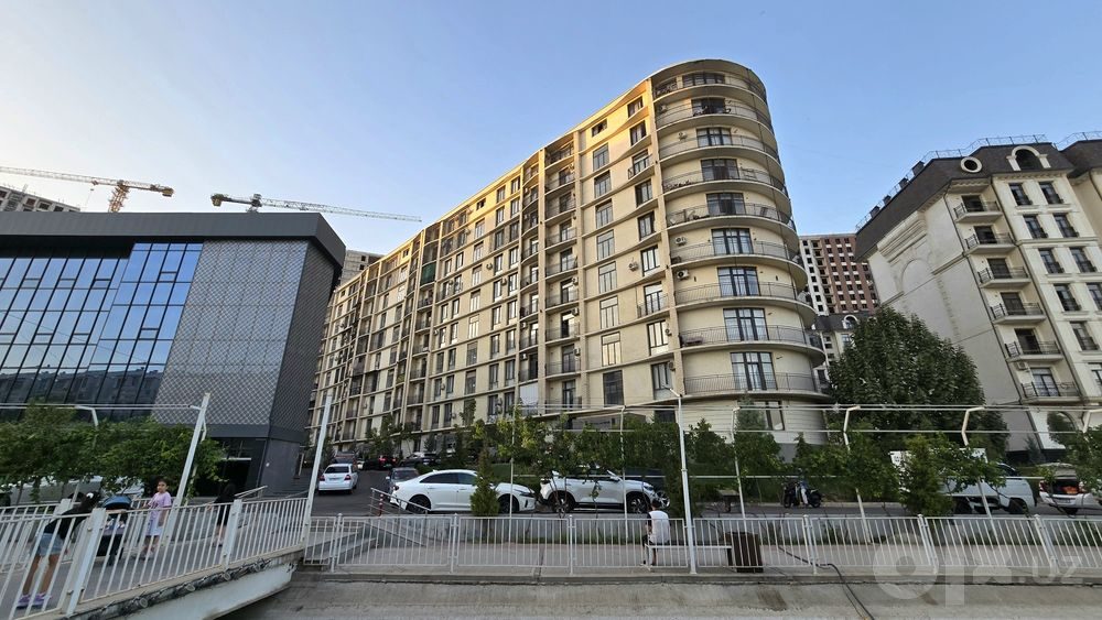 4-комнатная квартира, 130 м², Ташкент, Яккасарайский район, на продажу