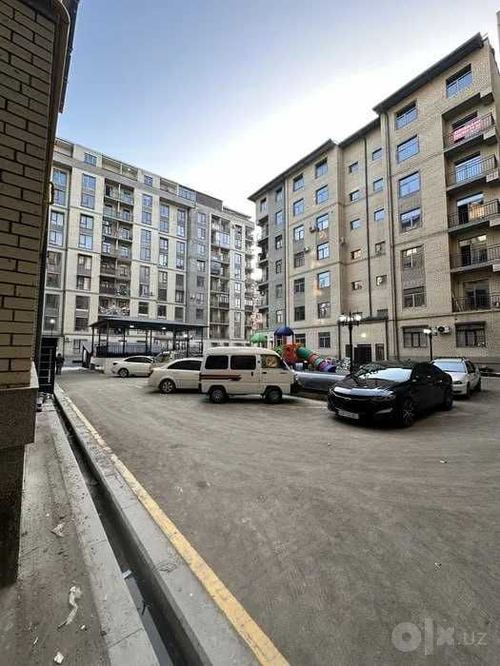 4-xonali kvartira, 102 m²