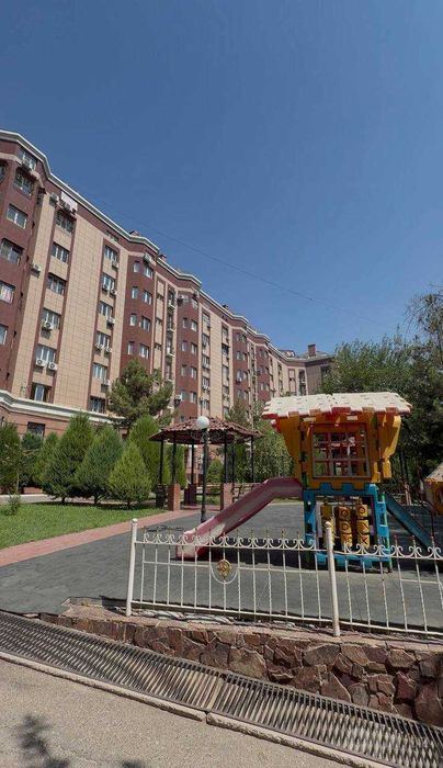 4-xonali kvartira, 190 m²