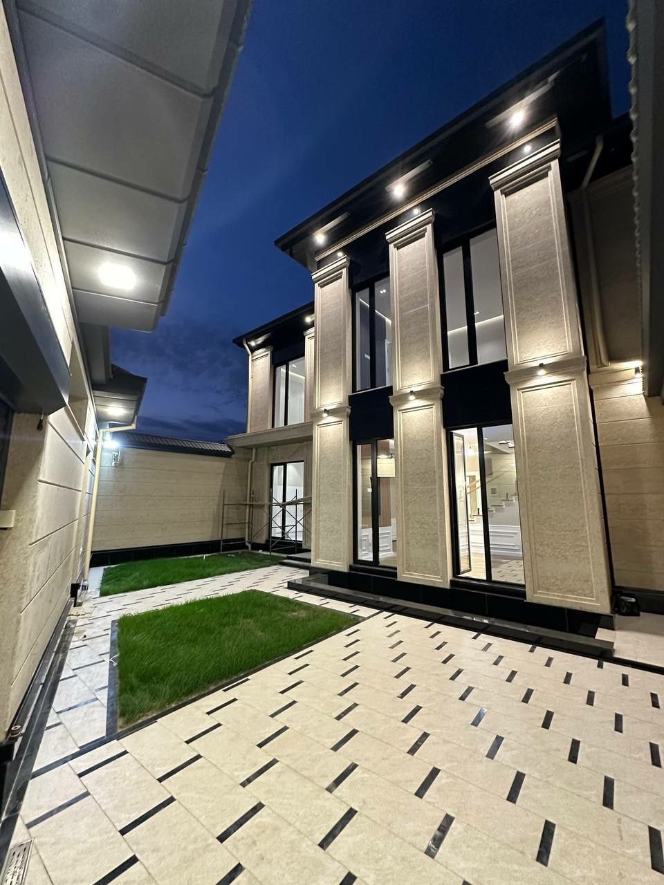 5-комнатный дом, 220 м², Ташкент, Юнусабадский район, на продажу