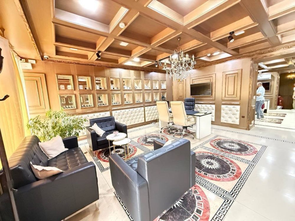 D Arxona markazida tijoriy bino sotiladi, 170m2, shoshilinch, 1-qator