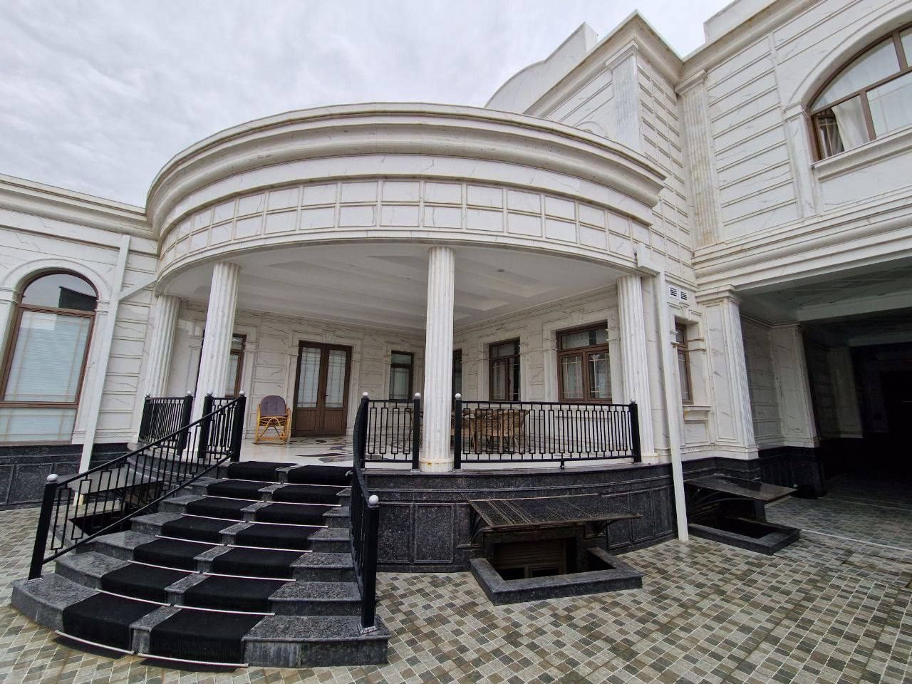 14-комнатный дом, 12000 м², Ташкент, Юнусабадский район, на продажу