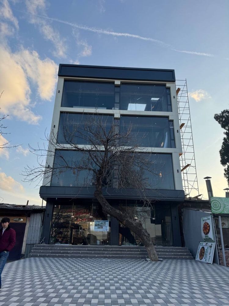 Commercial property for sale, Yunusabad district, near "Malika" shopping mall