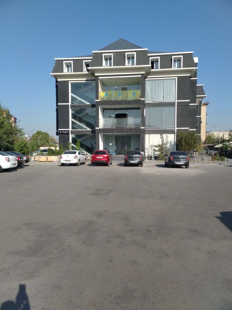 Premises on Fergana road, 20 sq.m, 3rd floor, in BC, near Greenwich residential complex