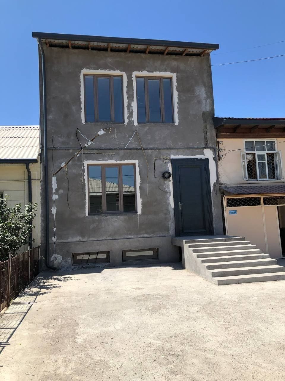 6-комнатный дом, 1.8 м², Ташкент, Яшнабадский район, на продажу